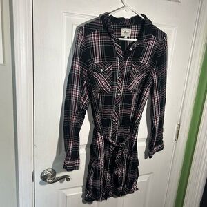 Bass Women’s plaid button up belted Shirt Dress Size Medium Black White Burgundy